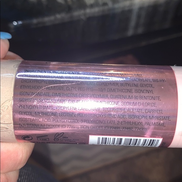 Revolution makeup - Picture 2 of 3